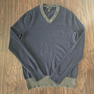 Banana Republic Men's V-Neck Sweater in Navy and Gray